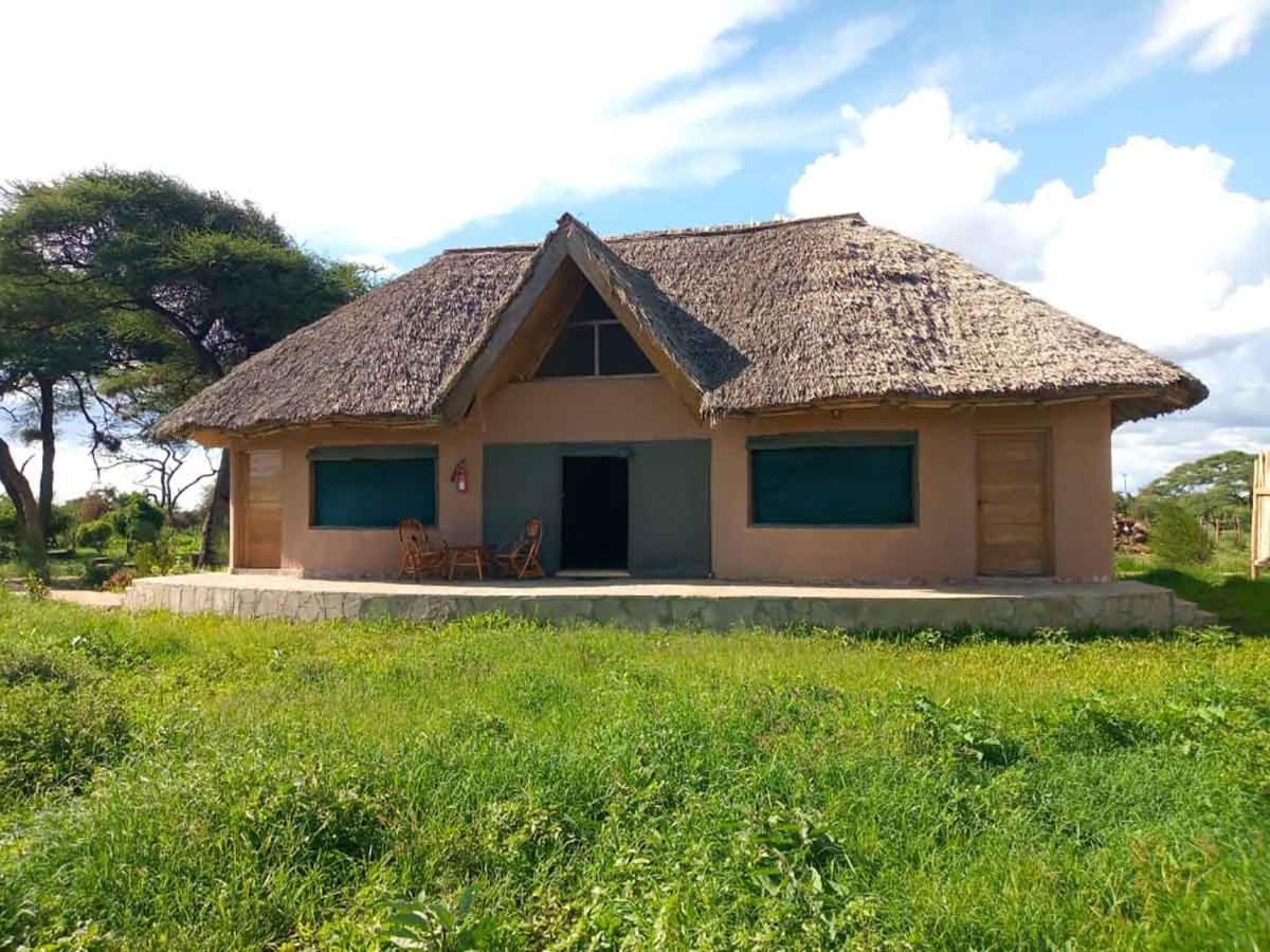 Oilepo Amboseli Hotel Rift Valley Exterior photo