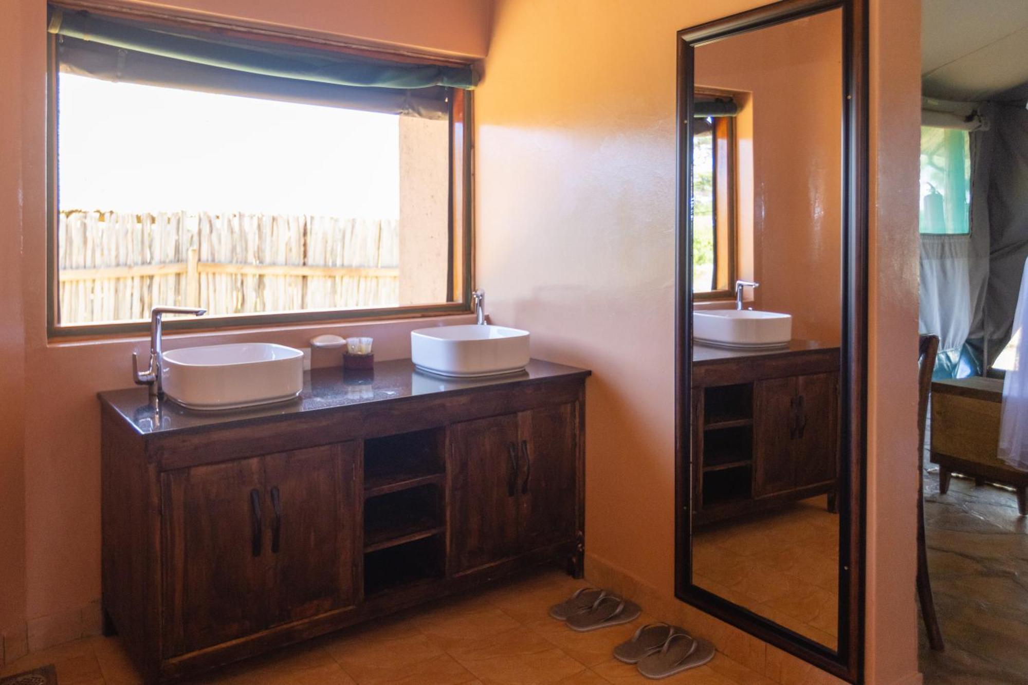 Oilepo Amboseli Hotel Rift Valley Exterior photo